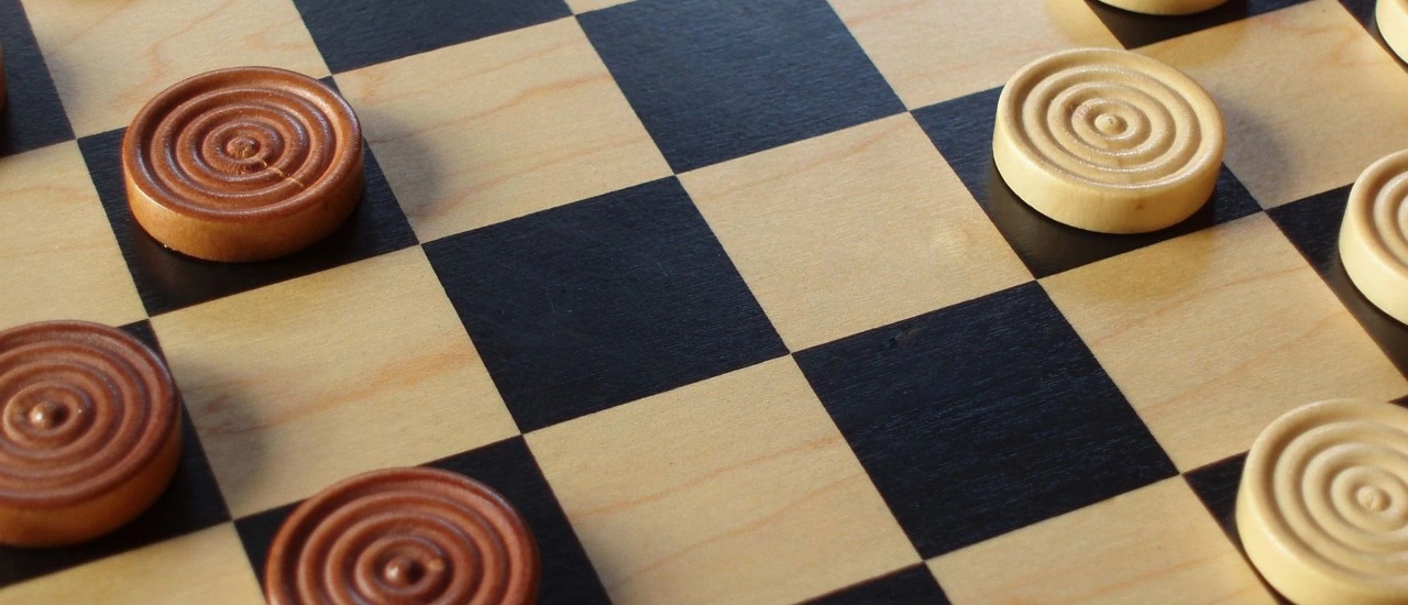 21/7f5bf3a7276e845afce8ee2f927dba25af885f/russian-checkers.jpg