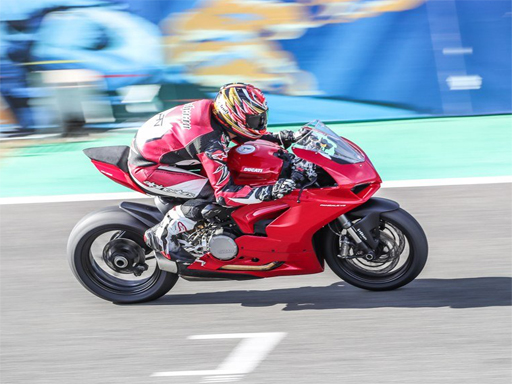 8/a87181527ccdf510fd3ee821f0baabdcd85ffe/ducati-panigale-puzzle.jpg